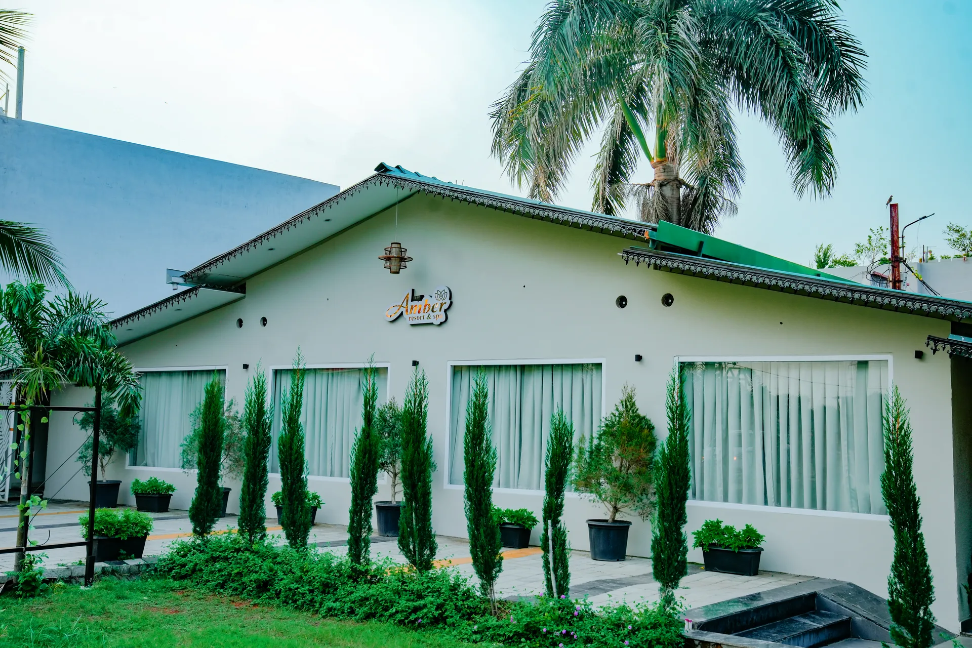 Amber Resort architecture and gardens in Indore
